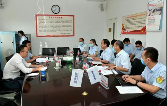 联想控股董事、总经理纪朝峰，上海感图网络科技有限公司创始人、CEO朱磊一行来陕鼓参观交流