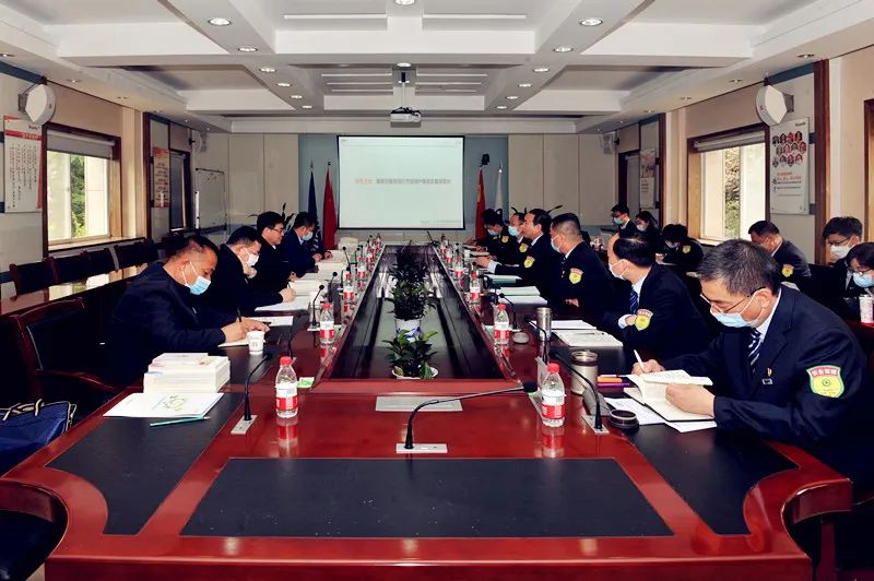 省总工会产业变革与职工队伍发展调研组深入NG28·南宫体育集团调研指导工作