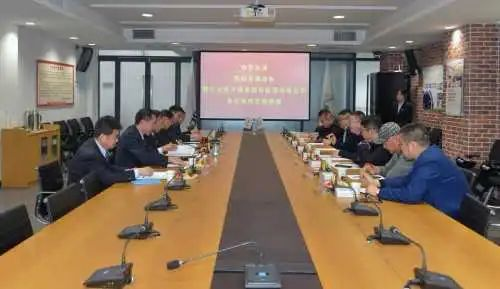 鄂托克旗旗委常委、政府副旗长李志彪，峰昊国际能源有限公司董事长吕杰一行莅临陕鼓考察调研
