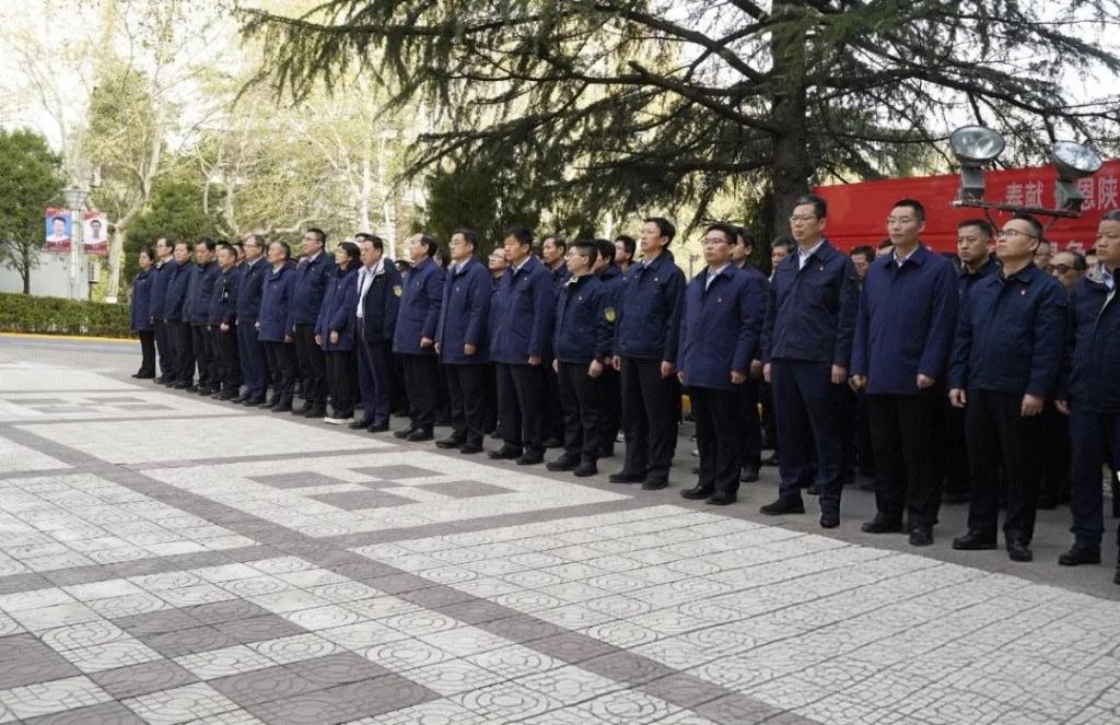 满怀感恩之情，砥砺奋进前行